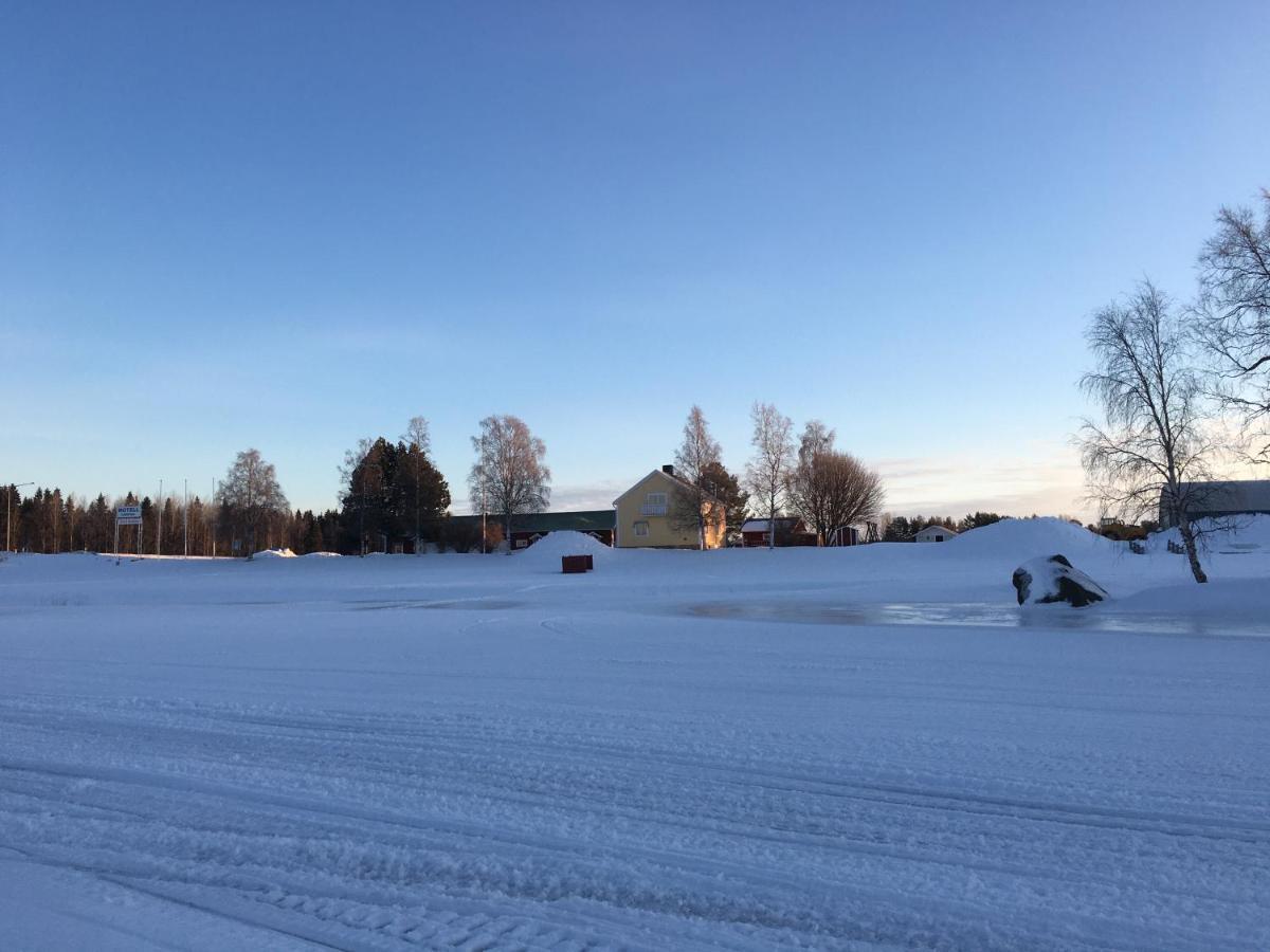 Sangis Motell Och Camping Bagian luar foto
